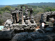 Edifice IV at Bonampak's Acropolis - bonampak mayan ruins,bonampak mayan temple,mayan temple pictures,mayan ruins photos
